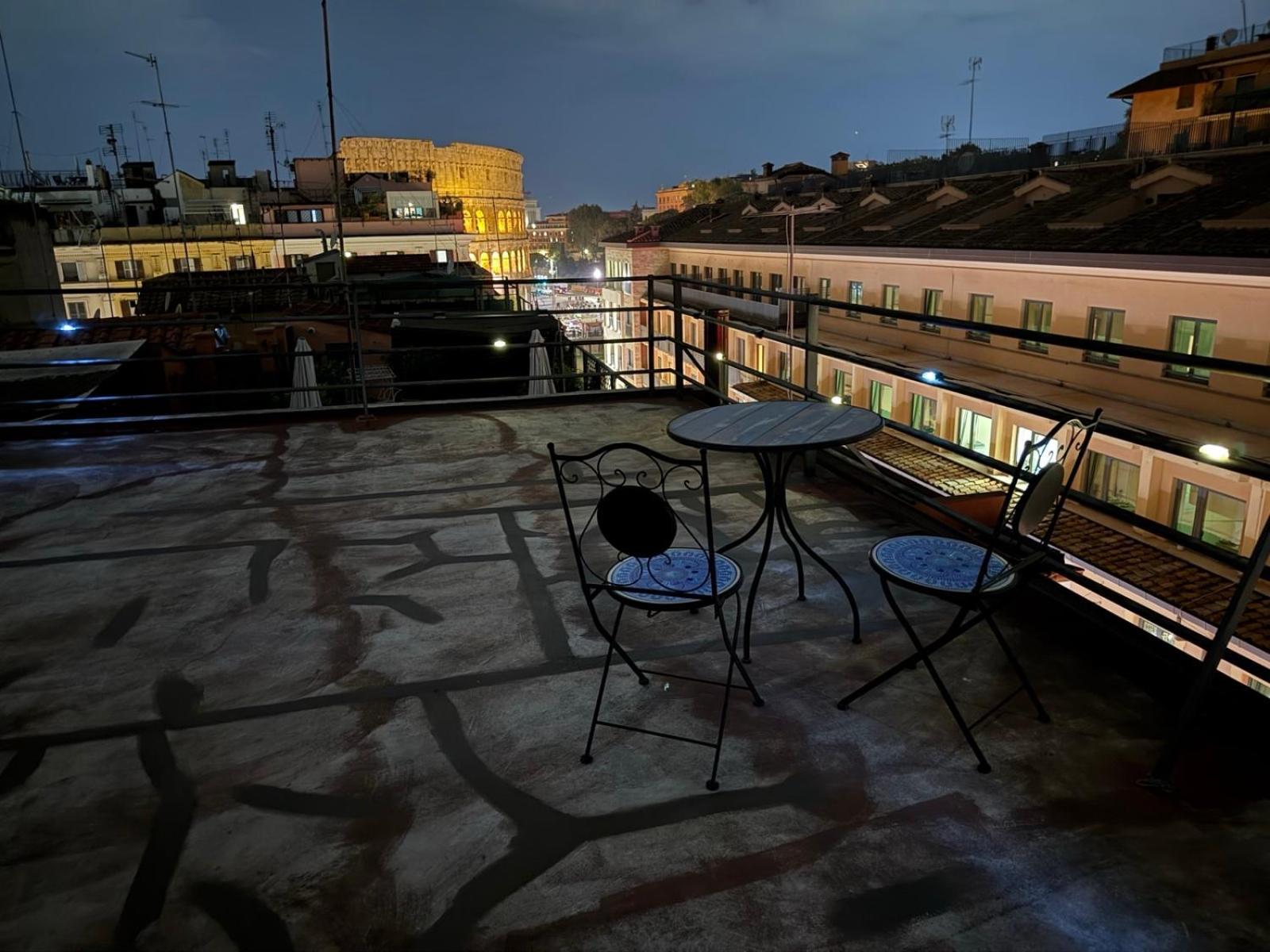 Attico Loft & Rooftop Colosseo Rome Exterior photo